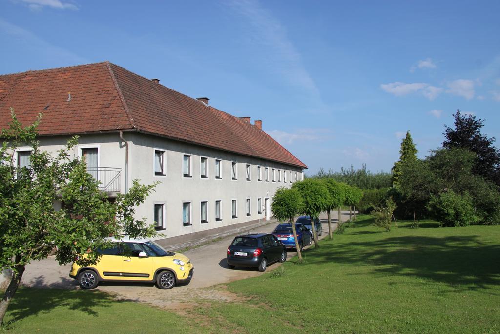 Pension Merkinger Behamberg Экстерьер фото